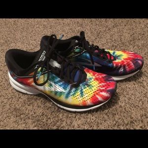 Brooks Tie Dye Rainbow